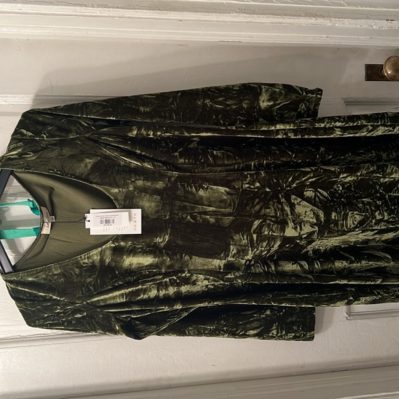 Little Lies Sweet Jane Olive Crushed Mini Dress seen on Taylor Swift UK14 - Picture 5 of 7